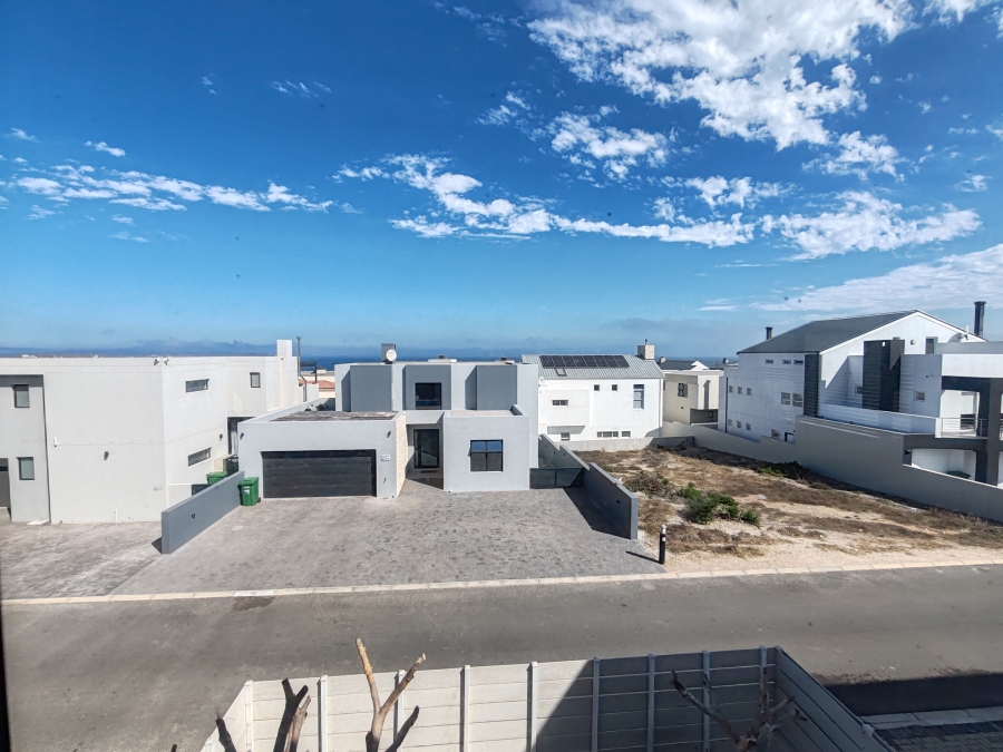 5 Bedroom Property for Sale in Calypso Beach Western Cape